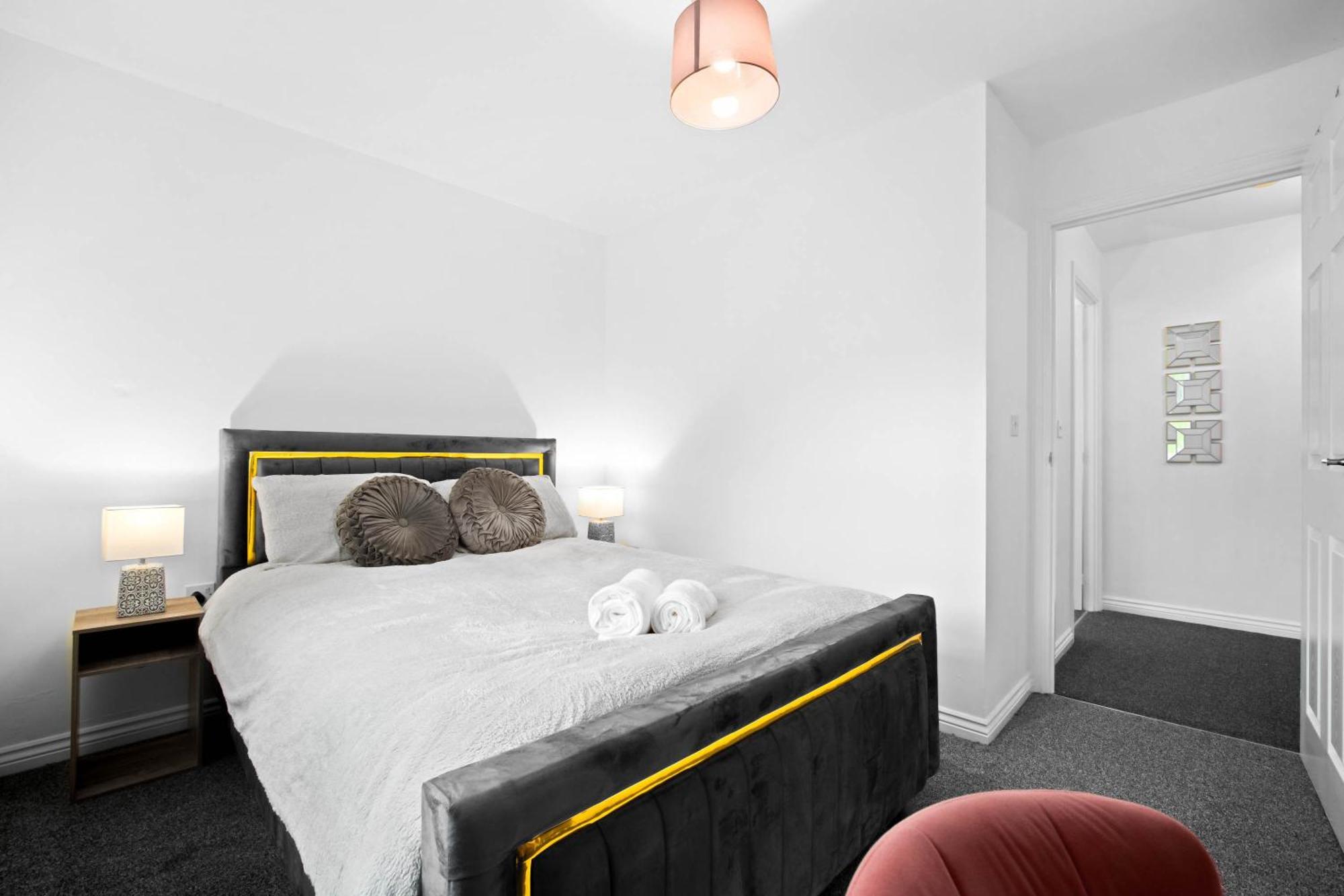 Harmony House 3 Bedroom New Build For Families, Contractors, Black Country Museum Sleeps 6 ティプトン エクステリア 写真