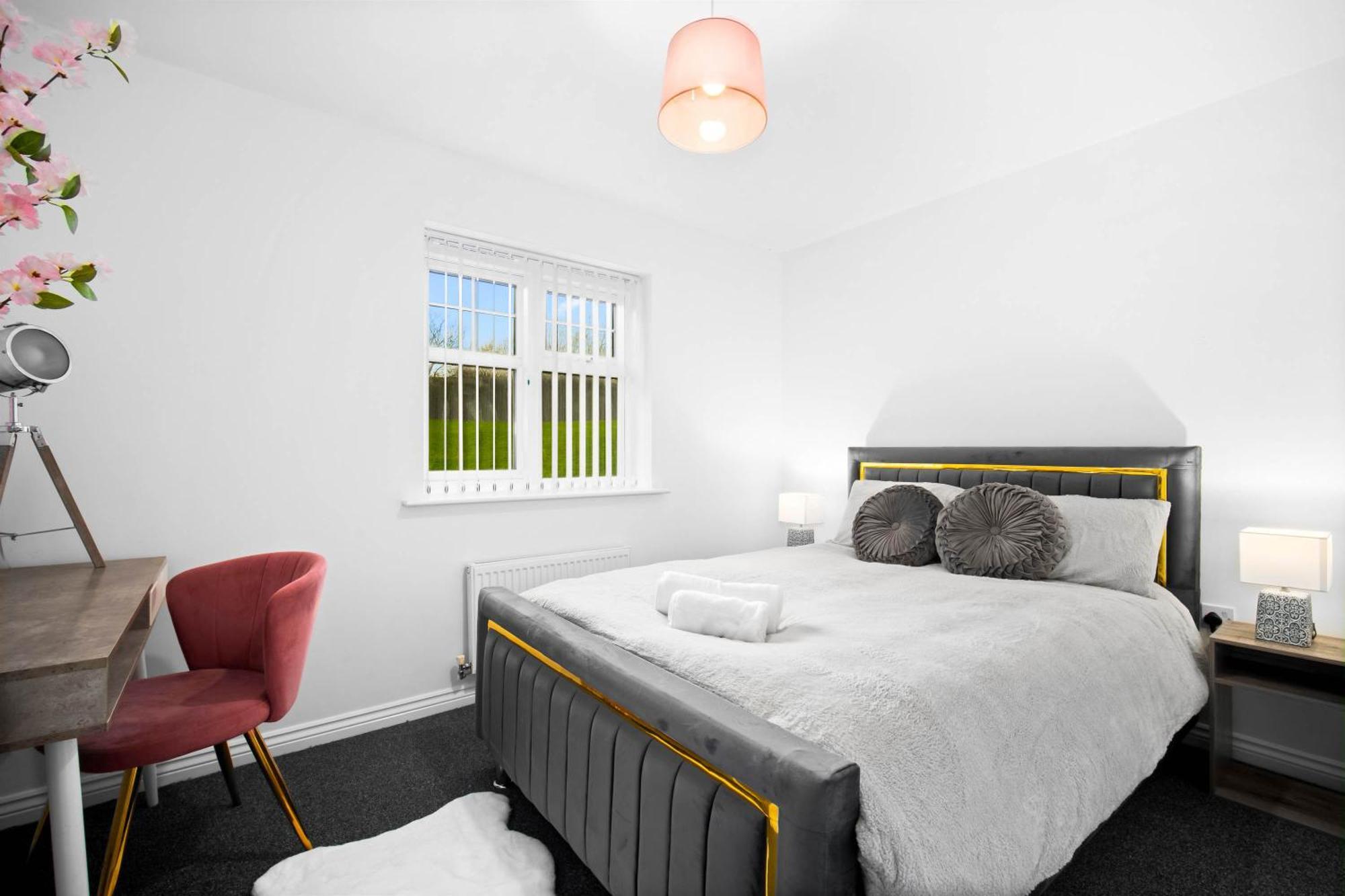 Harmony House 3 Bedroom New Build For Families, Contractors, Black Country Museum Sleeps 6 ティプトン エクステリア 写真