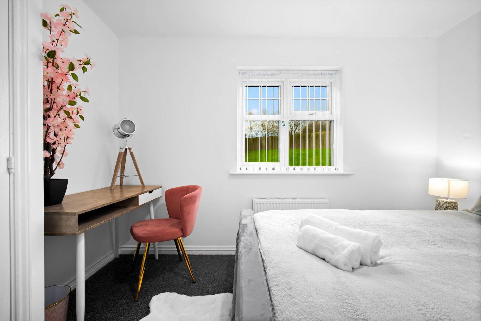 Harmony House 3 Bedroom New Build For Families, Contractors, Black Country Museum Sleeps 6 ティプトン エクステリア 写真