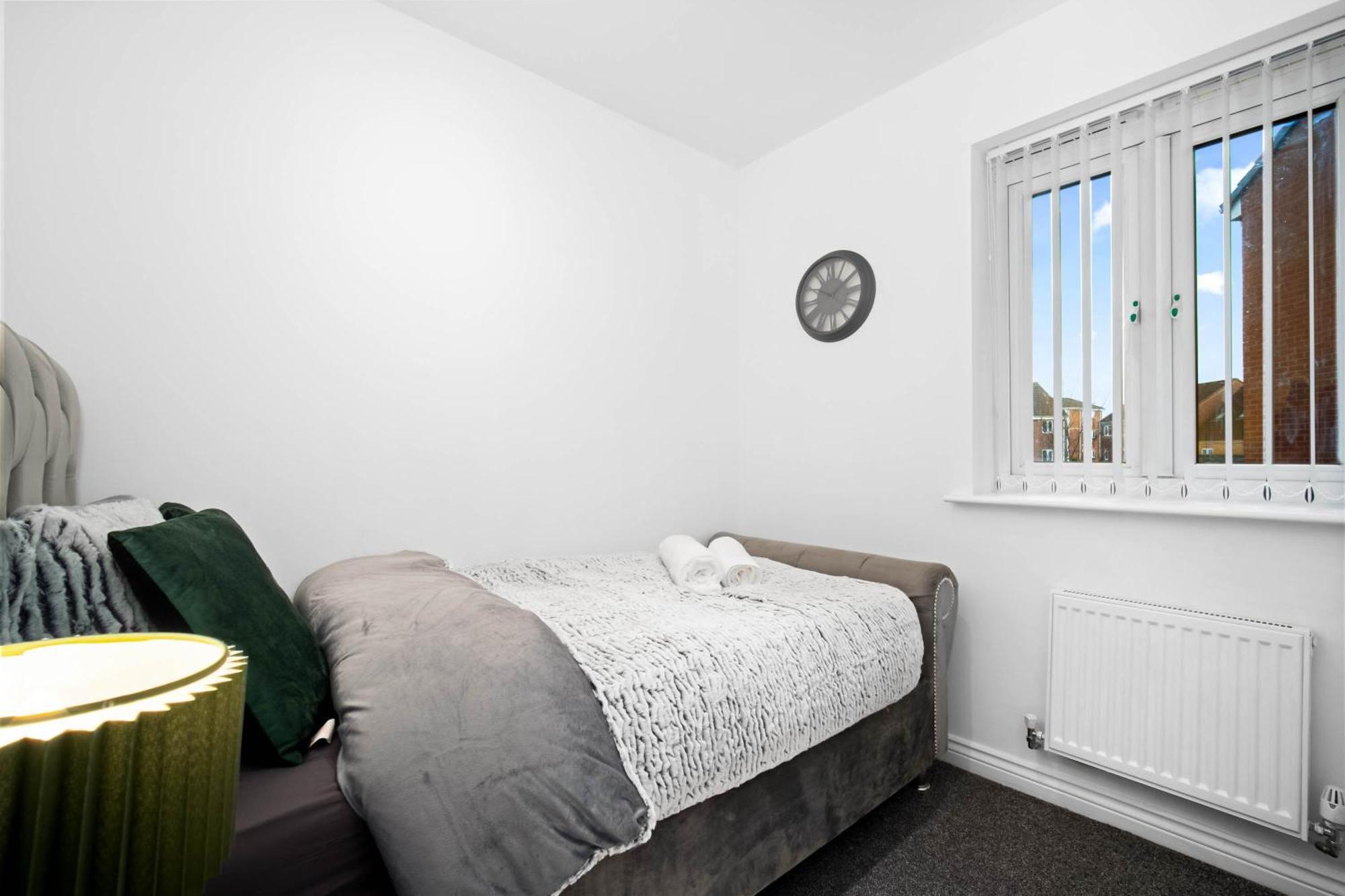 Harmony House 3 Bedroom New Build For Families, Contractors, Black Country Museum Sleeps 6 ティプトン エクステリア 写真