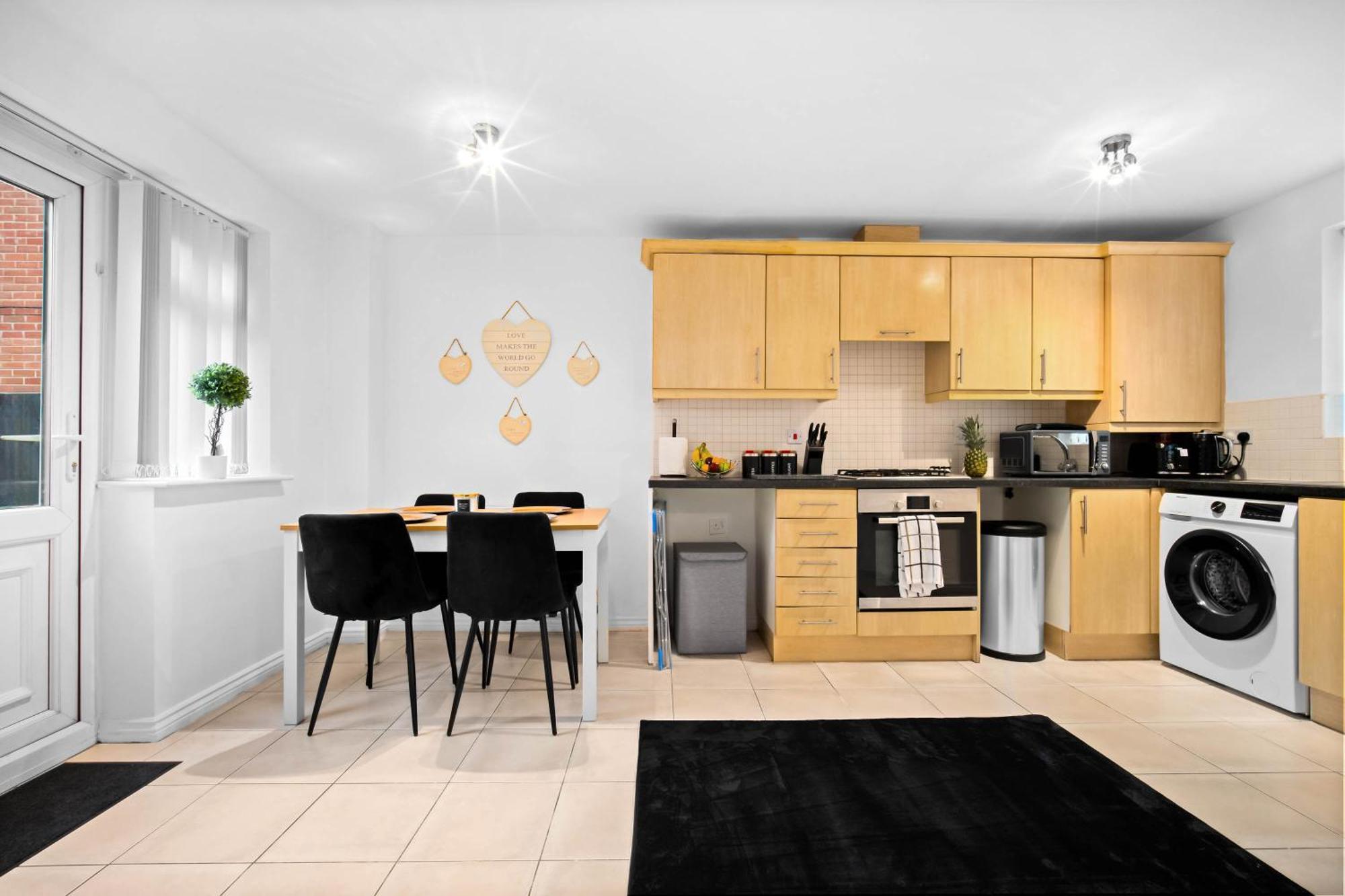 Harmony House 3 Bedroom New Build For Families, Contractors, Black Country Museum Sleeps 6 ティプトン エクステリア 写真